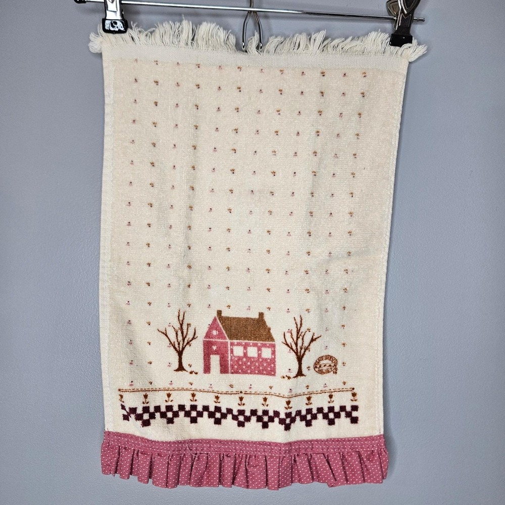Vintage Cannon Hand Towel Made in USA Cotton Country House Hedgehog Ruffle Trim